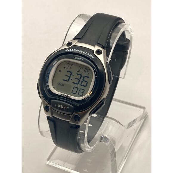 Casio Illuminator Multifunction Sport Womens Watch 34mm Alarm Timer WR Backlight - Picture 3 of 9